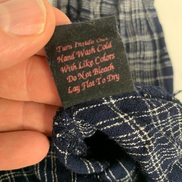 E Hanger M Navy Plaid Button-Up Long Sleeve Blouse With Ruffle Cuffs Size M - Picture 6 of 7